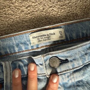Abercrombie The 90’s Straight Ultra High Rise Jeans